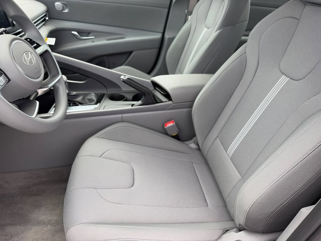 New 2026 Hyundai Elantra SE FWD image 10