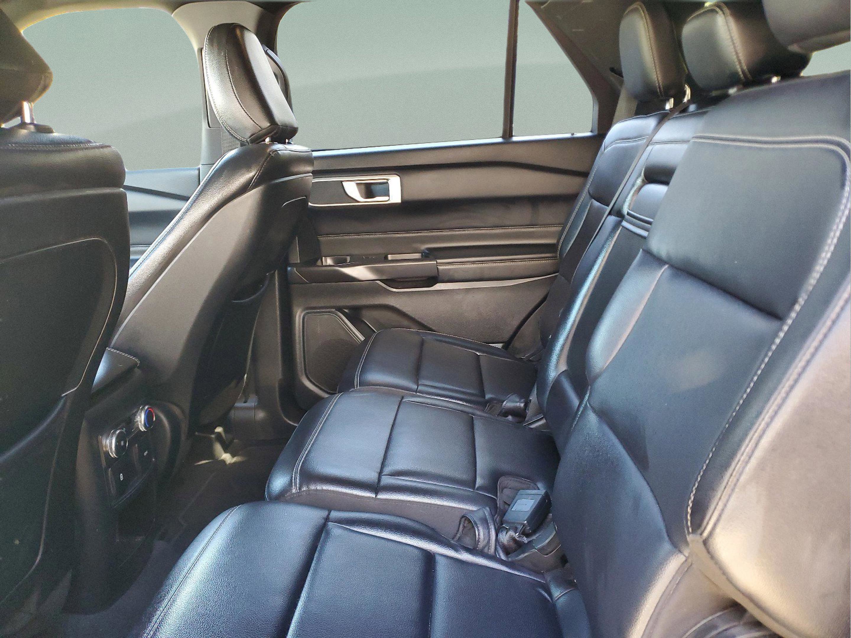 Used 2020 Ford Explorer XLT w/ Equipment Group 202A image 11