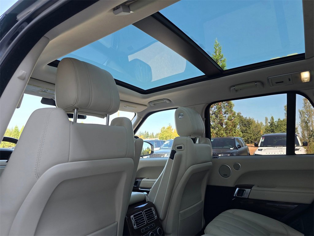 Used 2016 Land Rover Range Rover HSE image 28