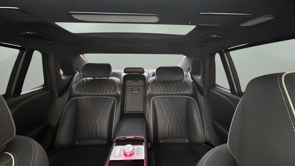 Used 2023 Genesis G90 3.5T image 23