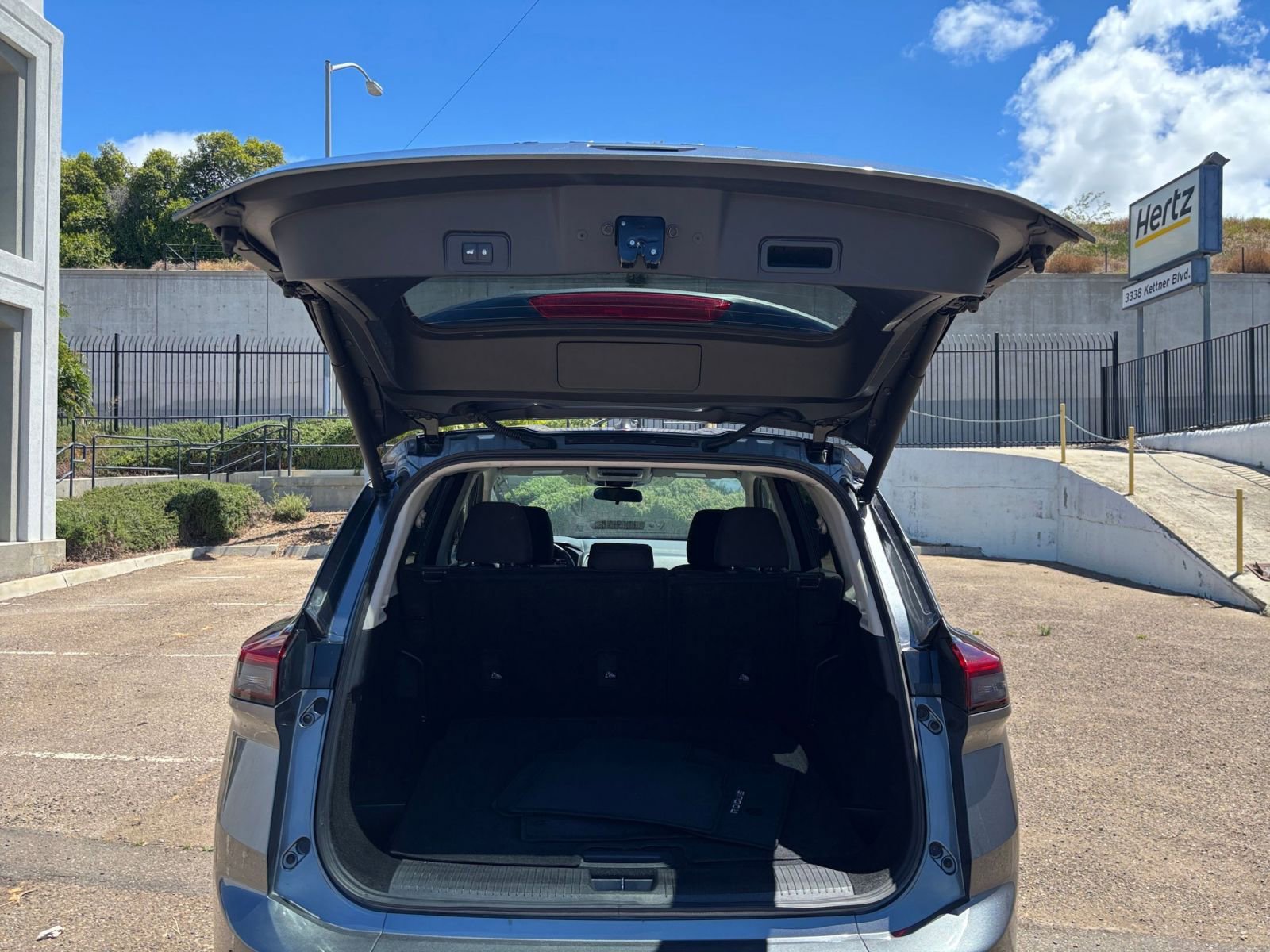Used 2025 Nissan Rogue SV AWD/4WD image 33