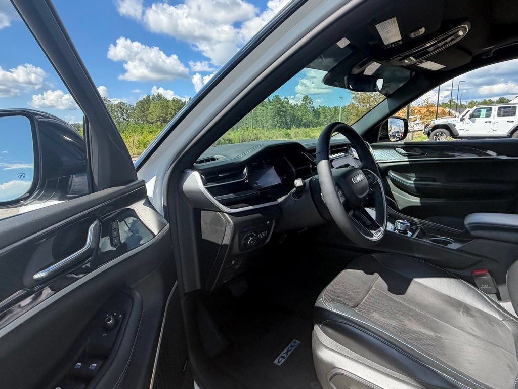 Used 2024 Jeep Grand Cherokee Trailhawk AWD/4WD image 36