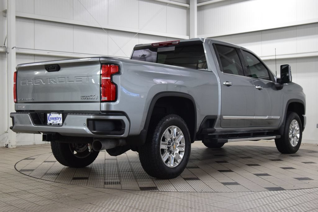 Used 2025 Chevrolet Silverado 2500 High Country w/ Technology Package AWD/4WD image 8