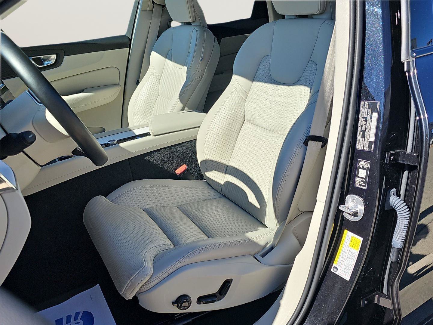 Used 2026 Volvo XC60 B5 Ultra w/ Protection Package Premier AWD/4WD image 19