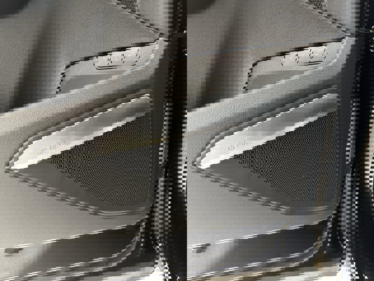 Used 2020 Audi e-tron Premium Plus image 18