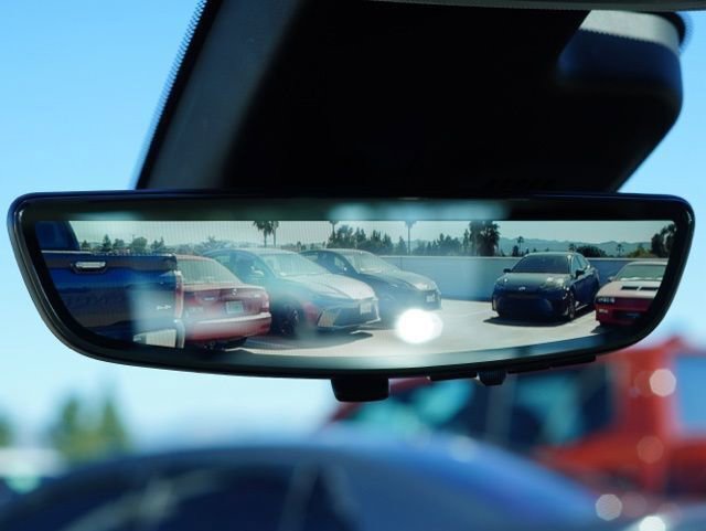 Used 2023 Chevrolet Bolt EUV Premier image 36