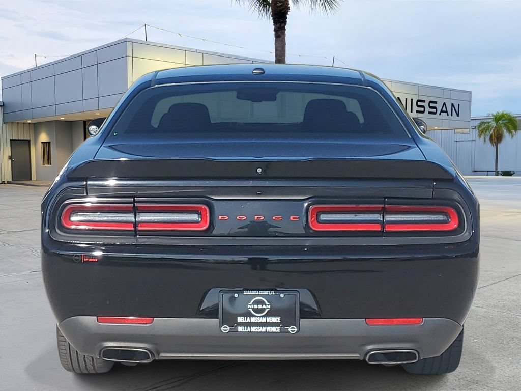 Used 2018 Dodge Challenger SXT RWD image 5