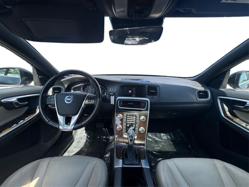 Used 2016 Volvo V60 T5 Platinum w/ Climate Package FWD image 19