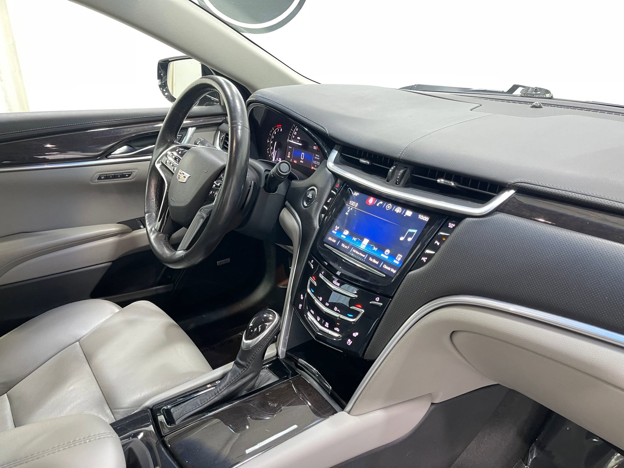 Used 2017 Cadillac XTS Luxury FWD image 19