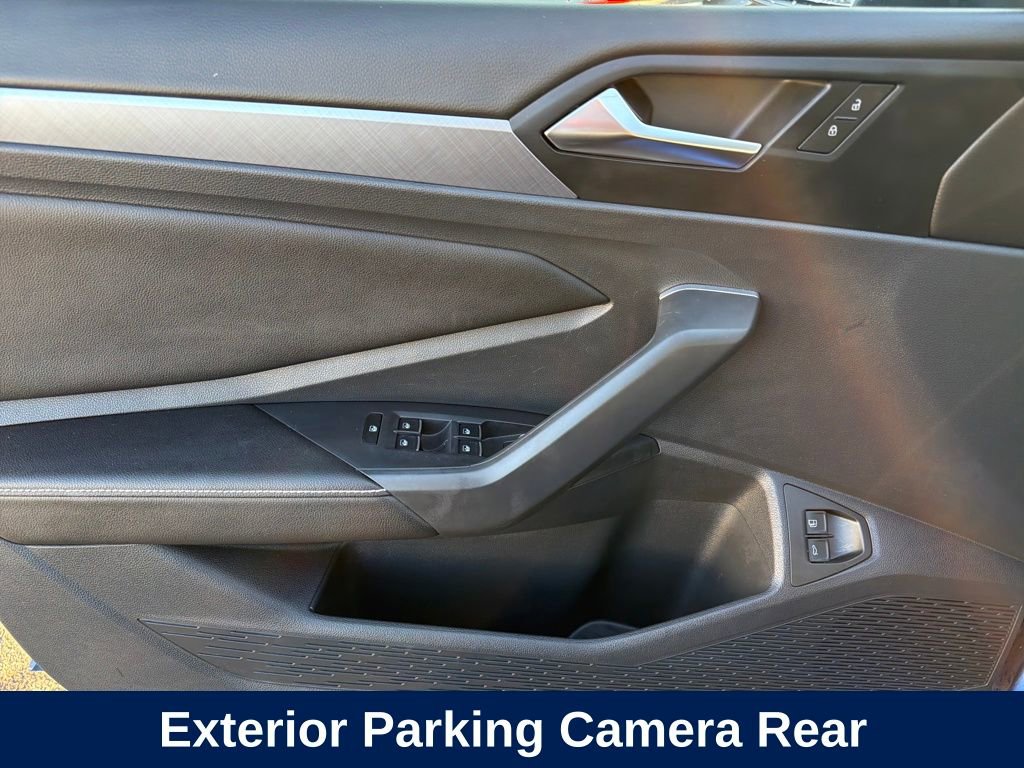 Used 2023 Volkswagen Jetta SE w/ Panoramic Sunroof Package image 12