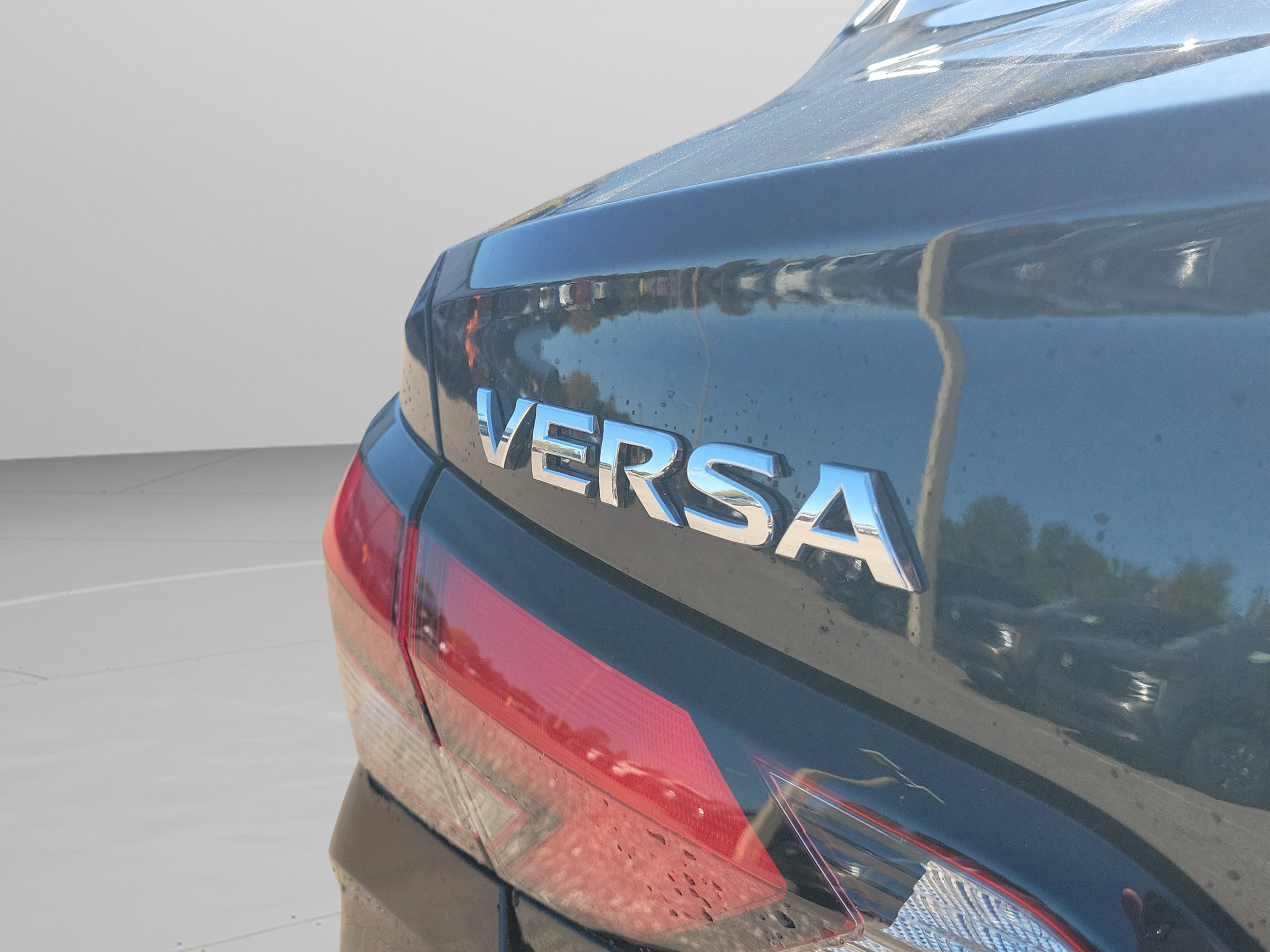 Certified 2025 Nissan Versa SV w/ Trunk Package FWD image 31
