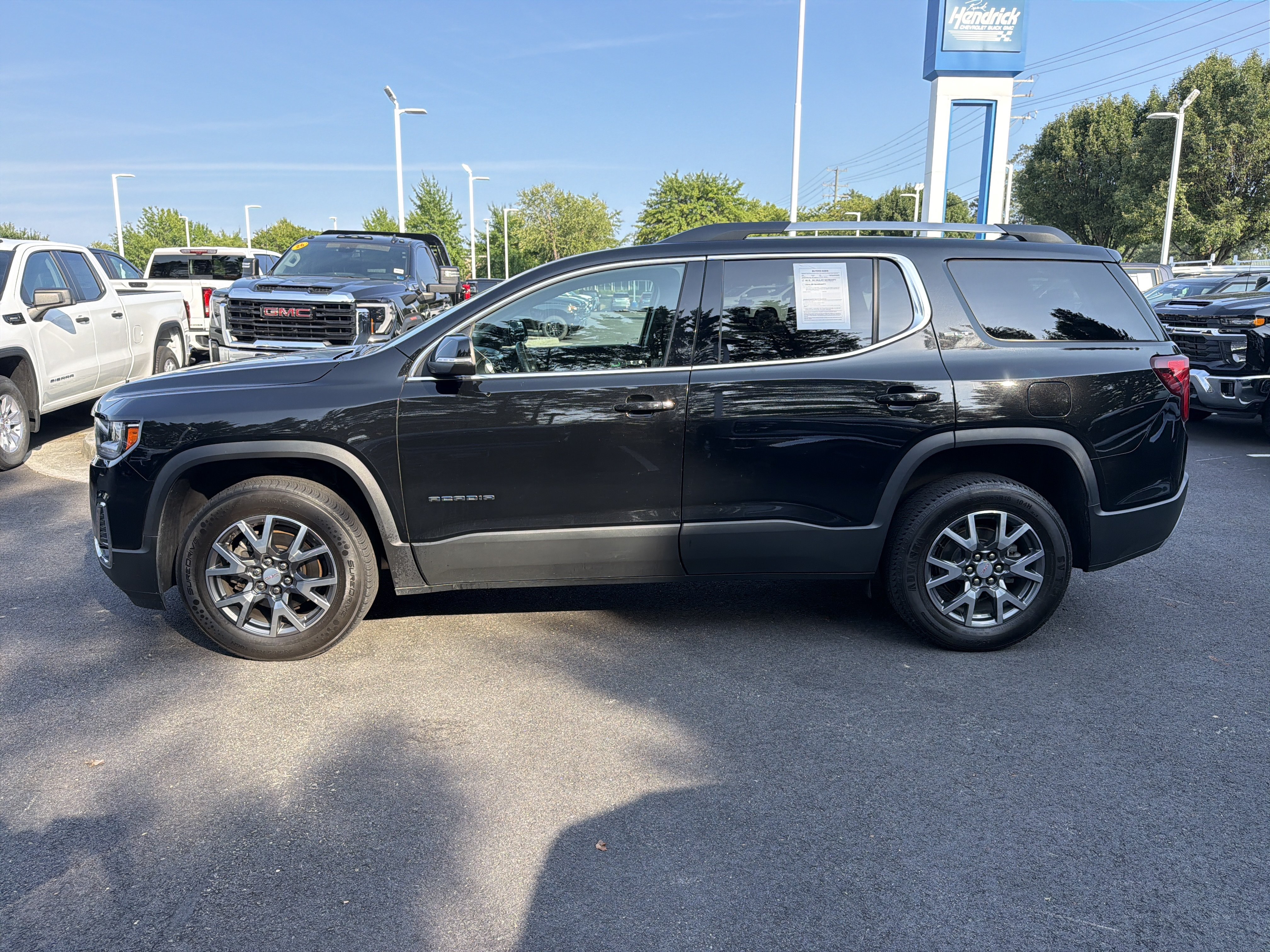 Used 2023 GMC Acadia SLT AWD/4WD image 7