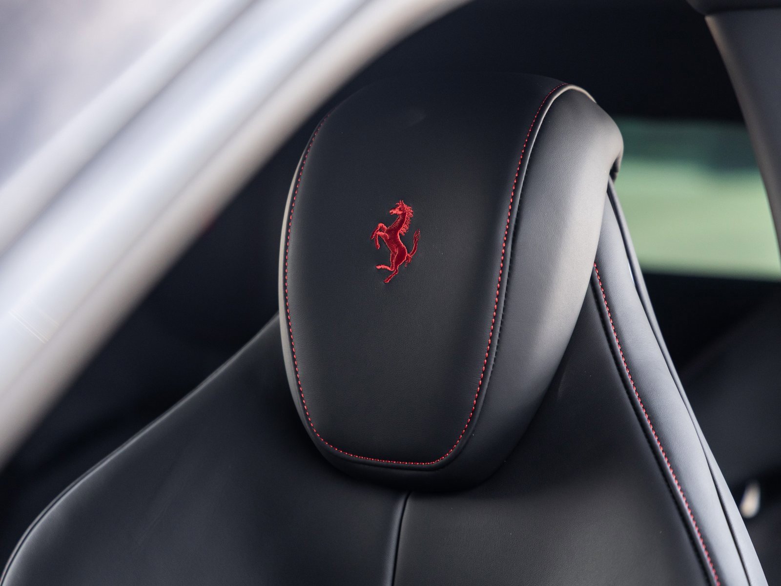 Used 2025 Ferrari Purosangue image 30