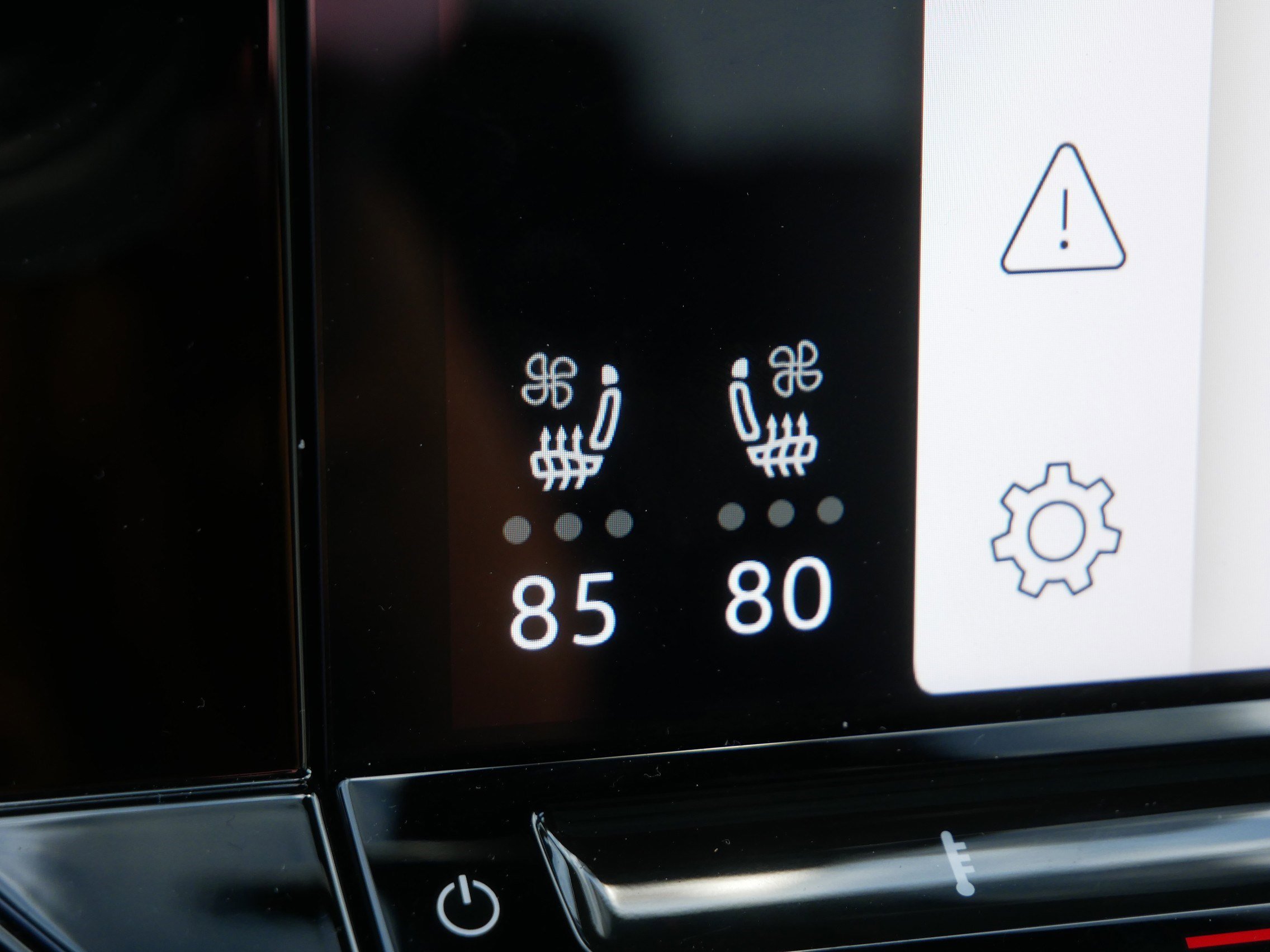 Used 2024 Volkswagen Atlas Cross Sport SEL R-Line image 32