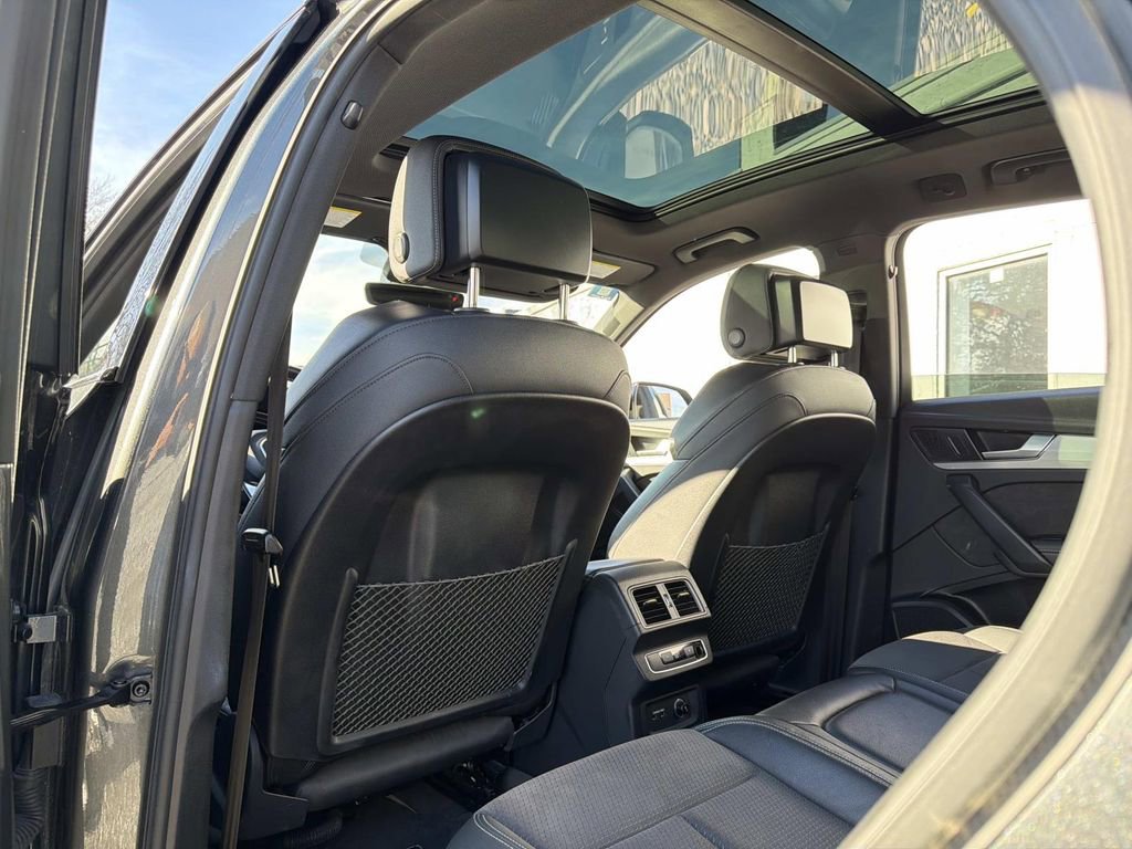 Used 2021 Audi SQ5 Premium Plus w/ Premium Plus Package image 27