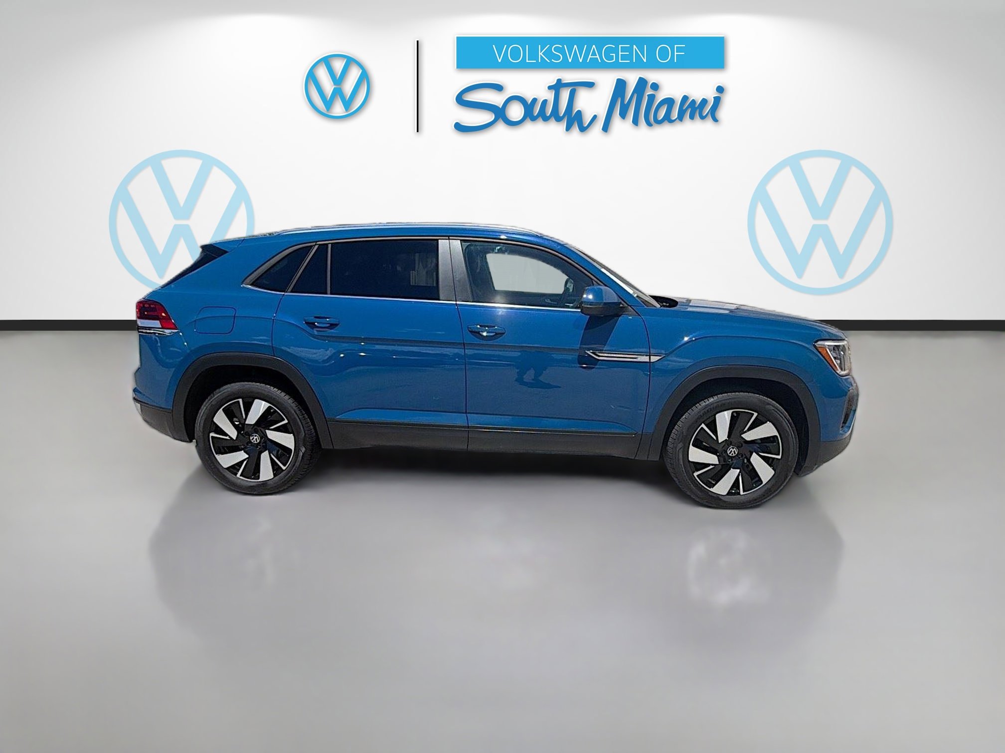 Certified 2025 Volkswagen Atlas Cross Sport SE AWD/4WD image 8