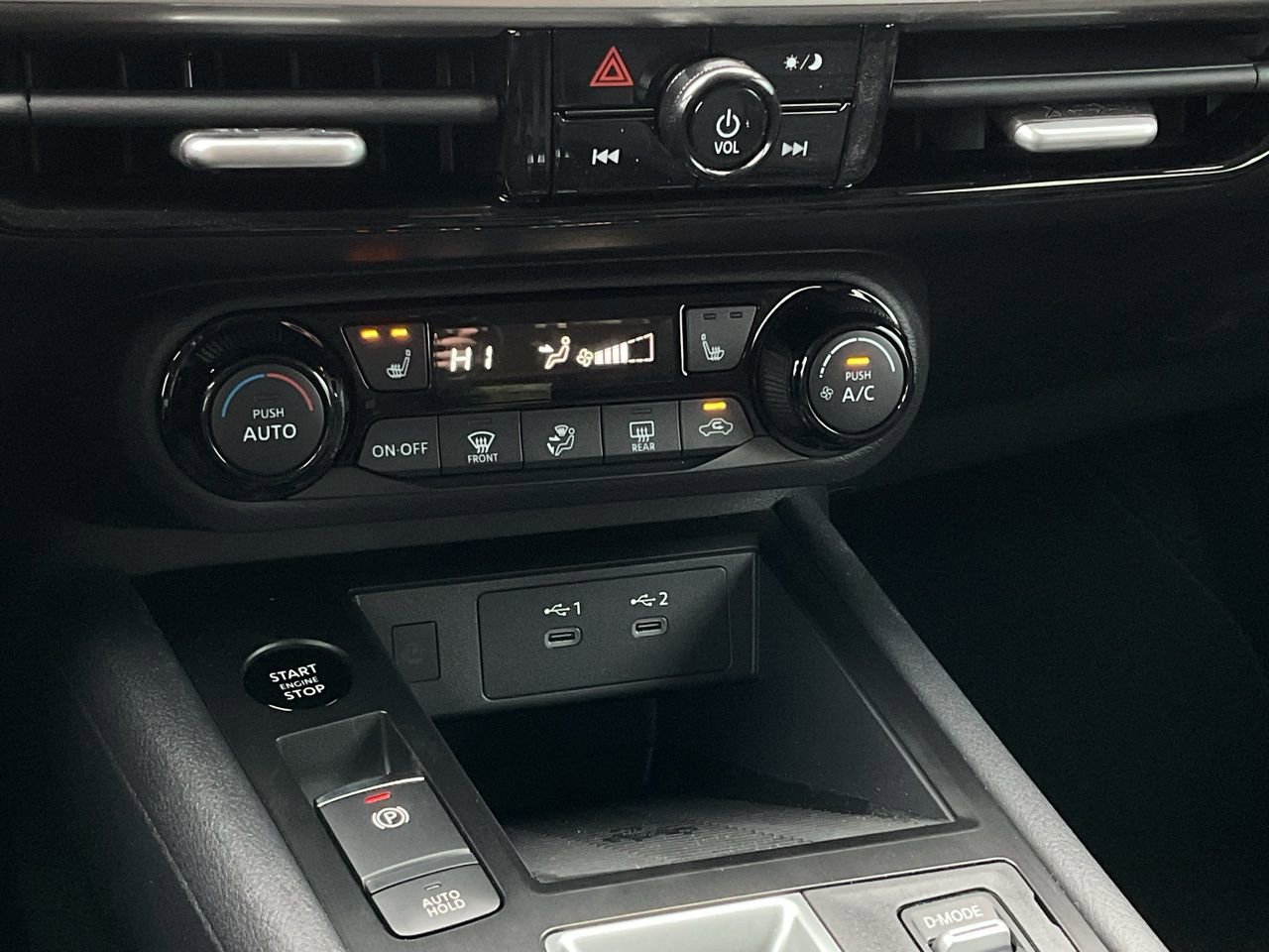 New 2026 Nissan Kicks SV w/ Cold Weather Package FWD image 31