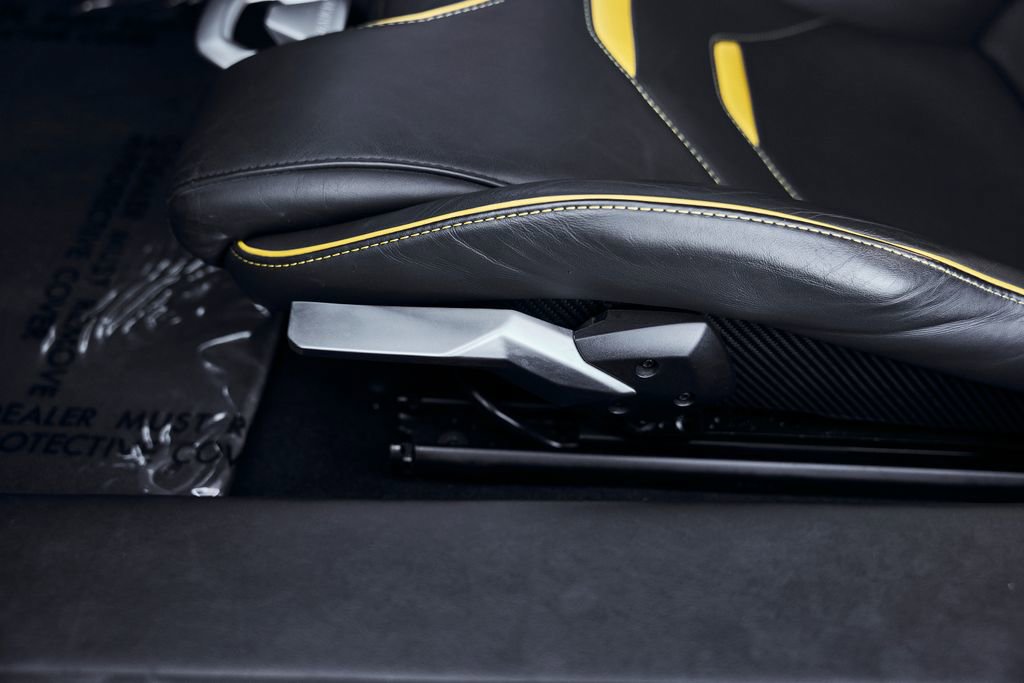 Used 2021 Lamborghini Huracan EVO image 37