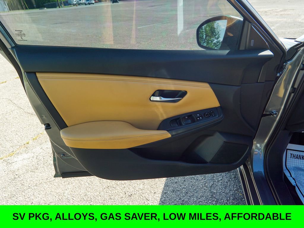 Used 2023 Nissan Sentra SV w/ SV Premium Package FWD image 15