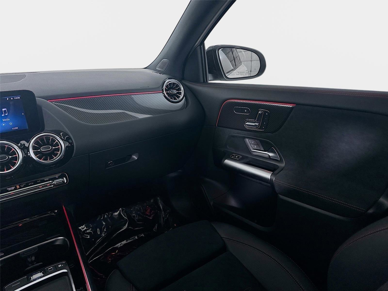 Certified 2025 Mercedes-Benz GLA 250 4MATIC image 29