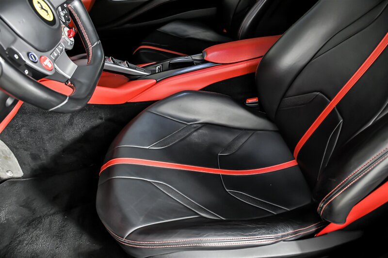 Used 2019 Ferrari 812 Superfast RWD image 21