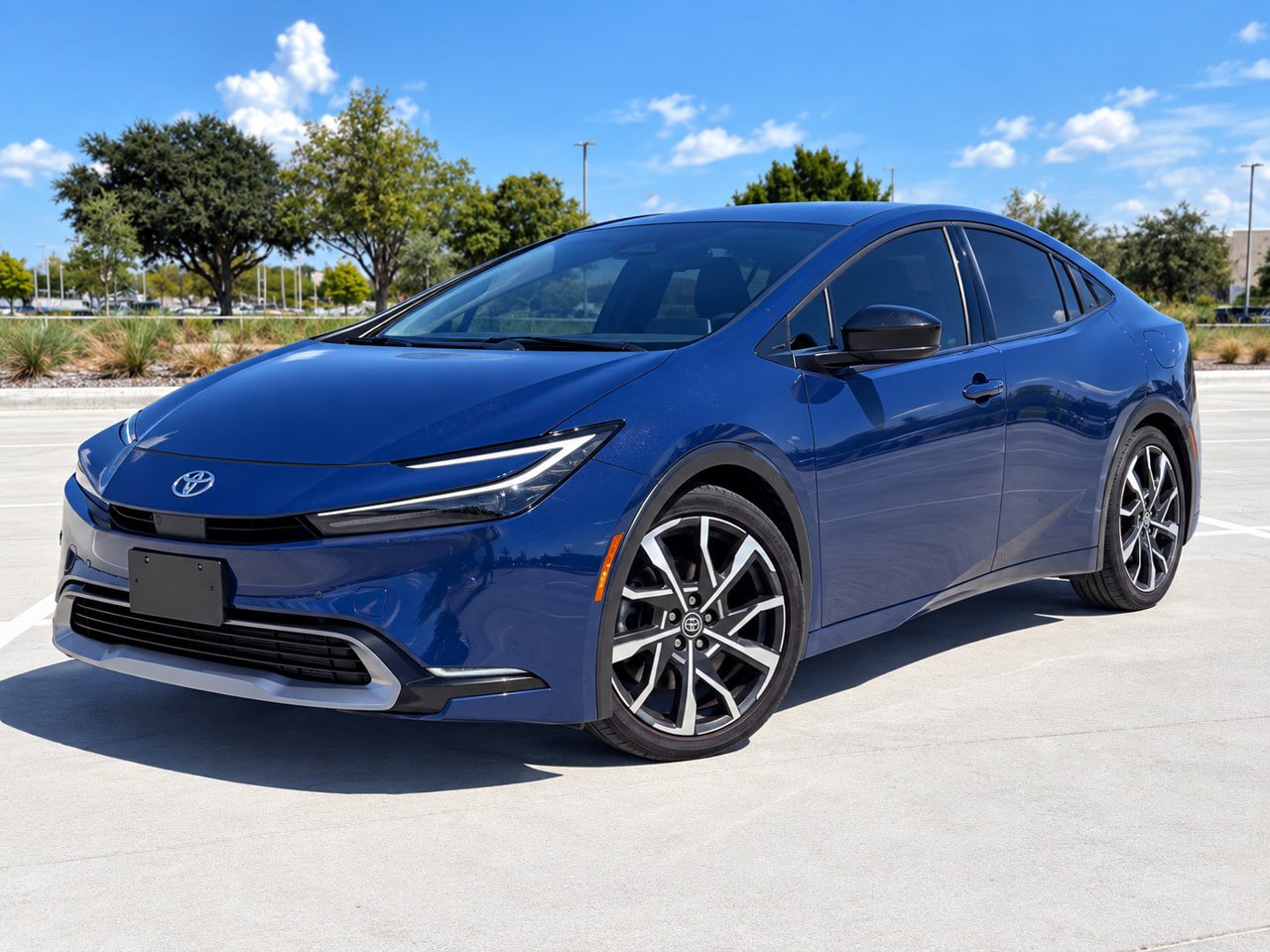 Used 2025 Toyota Prius Plug-In Hybrid FWD image 1