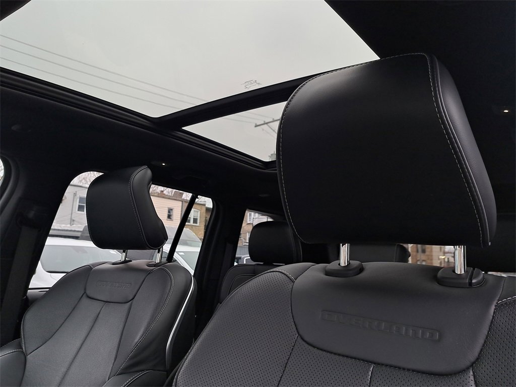 Certified 2023 Jeep Grand Cherokee Overland w/ Advanced Protech Group III image 5