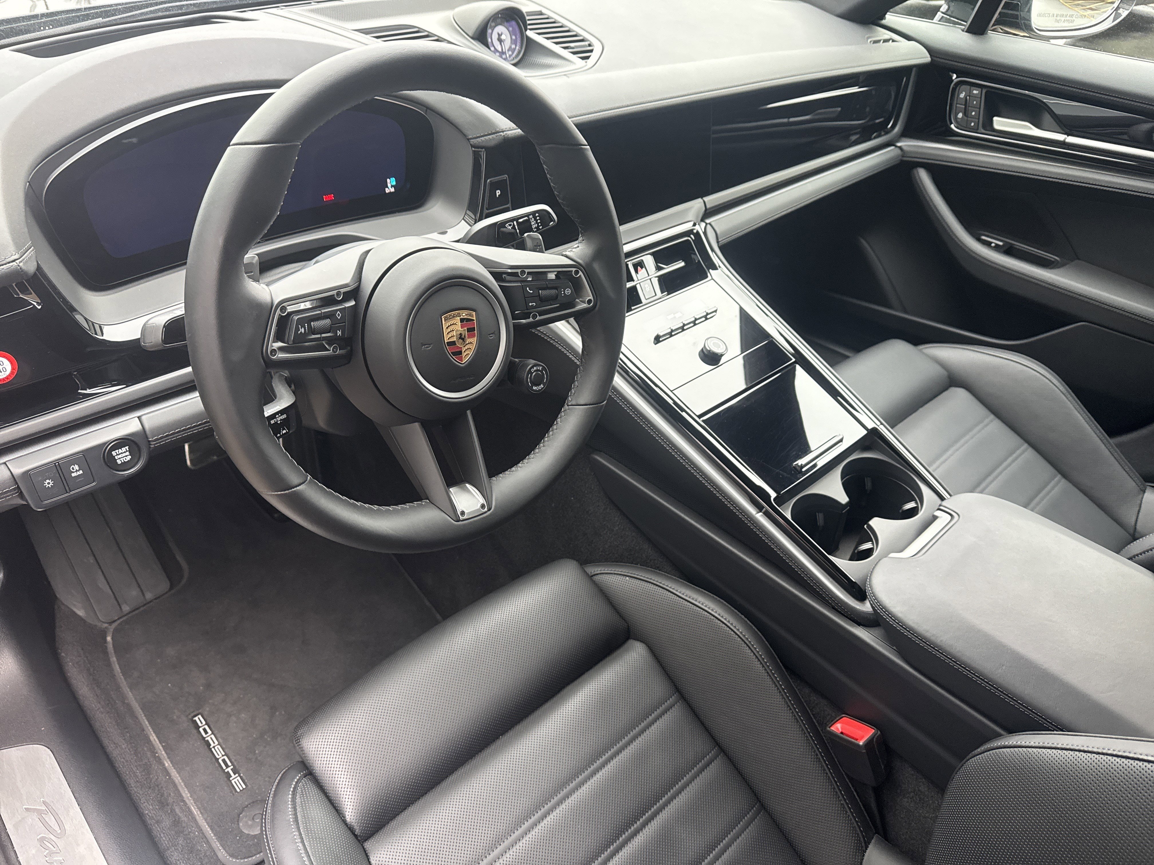 Used 2024 Porsche Panamera image 14