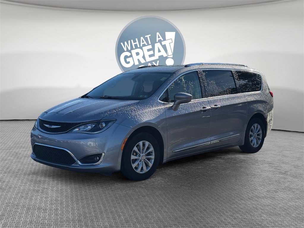 Certified 2019 Chrysler Pacifica Touring-L image 4