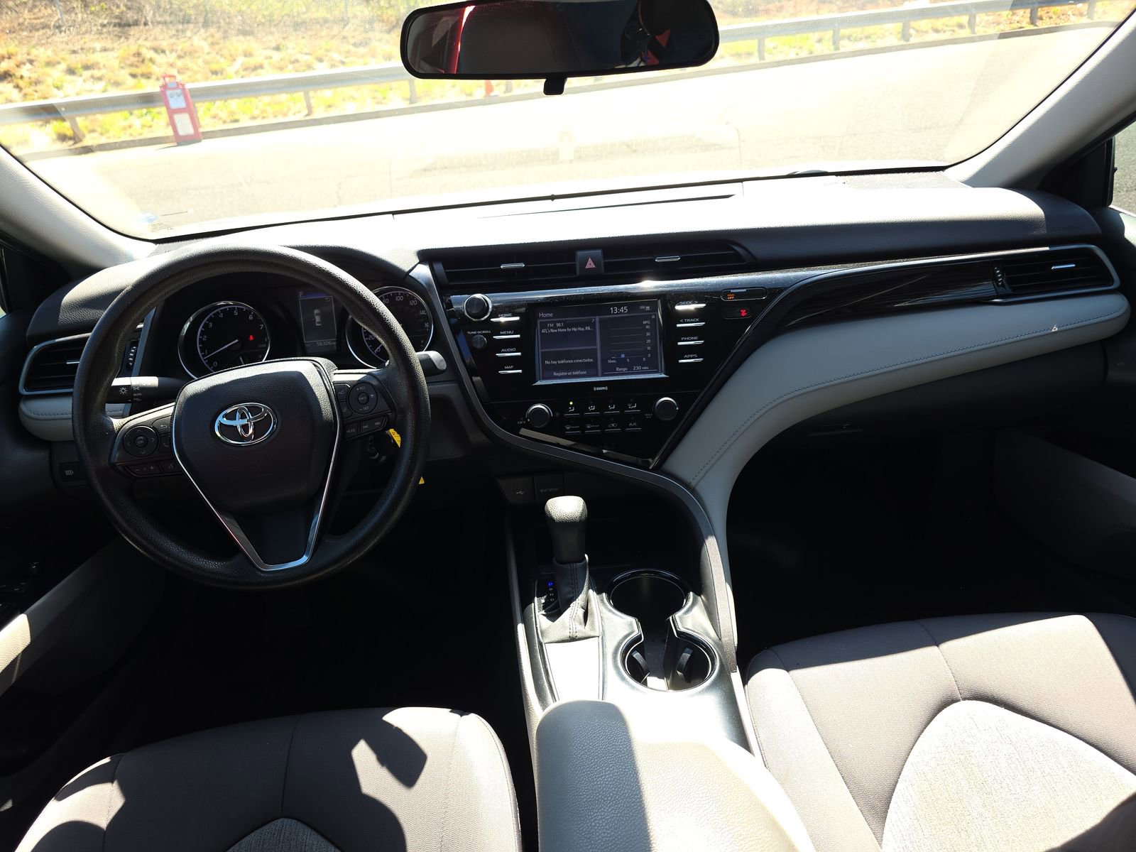 Used 2020 Toyota Camry LE image 18