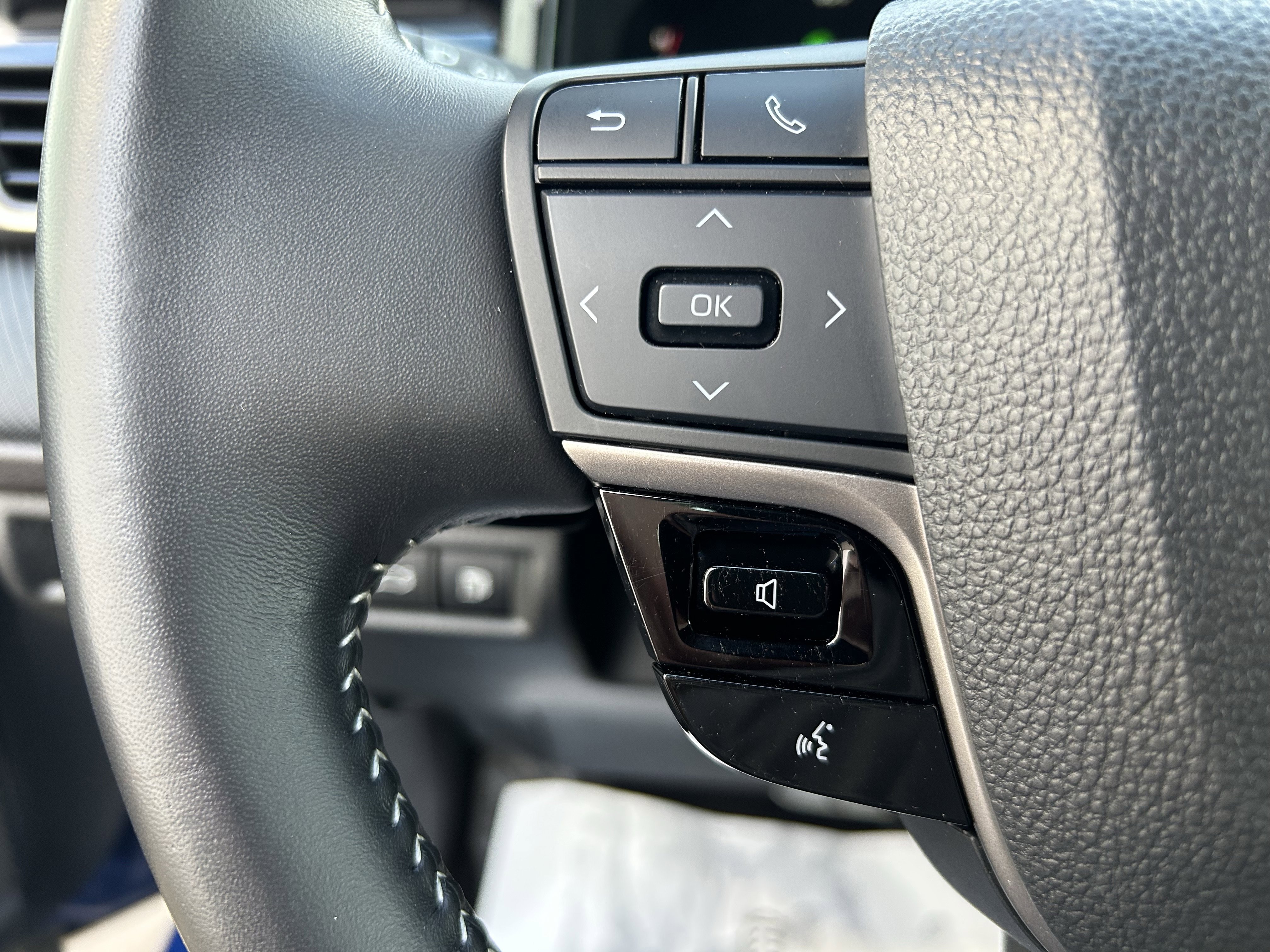 Certified 2025 Toyota Camry SE FWD image 23
