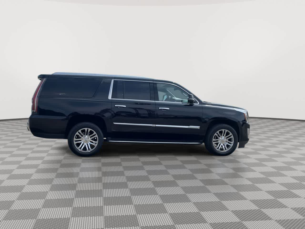 Used 2018 Cadillac Escalade ESV 4WD image 9