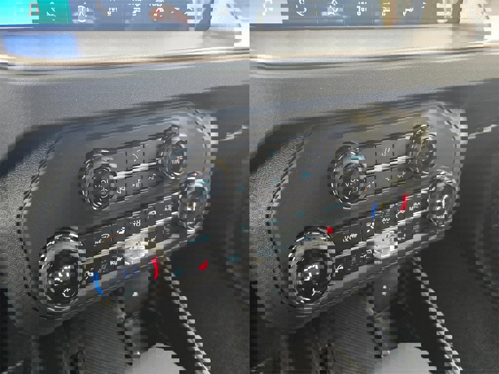 New 2025 Ford Bronco Outer Banks w/ Black Appearance Package image 16