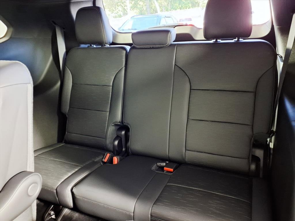 New 2026 Buick Enclave Sport Touring w/ Power Package image 18