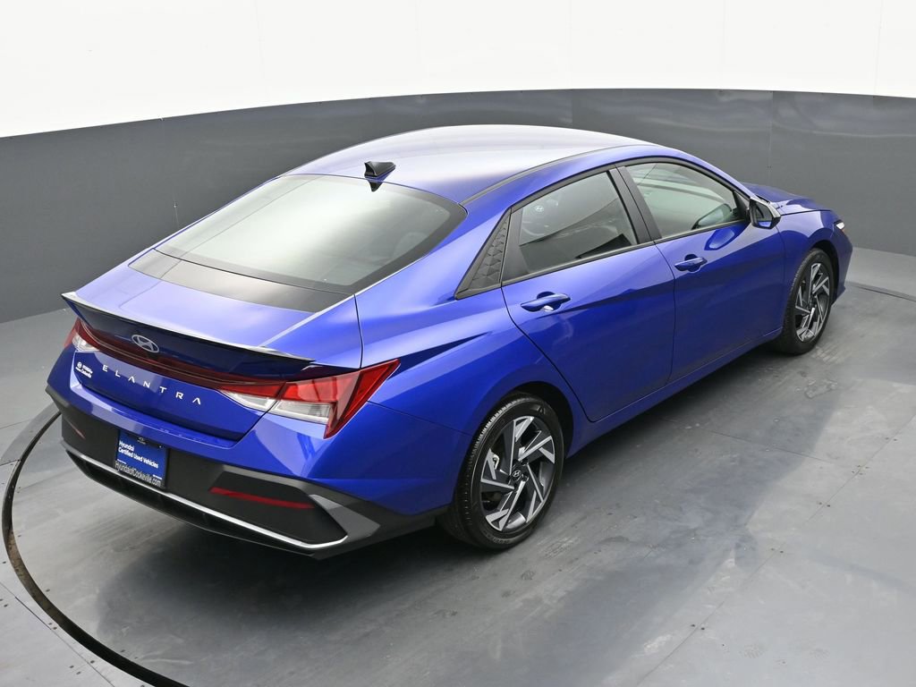 Certified 2025 Hyundai Elantra Sport image 31