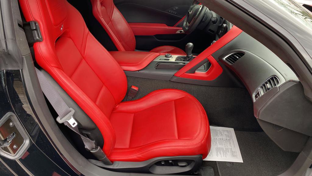 Used 2015 Chevrolet Corvette Z06 w/ 3LZ Preferred Equipment Group image 23