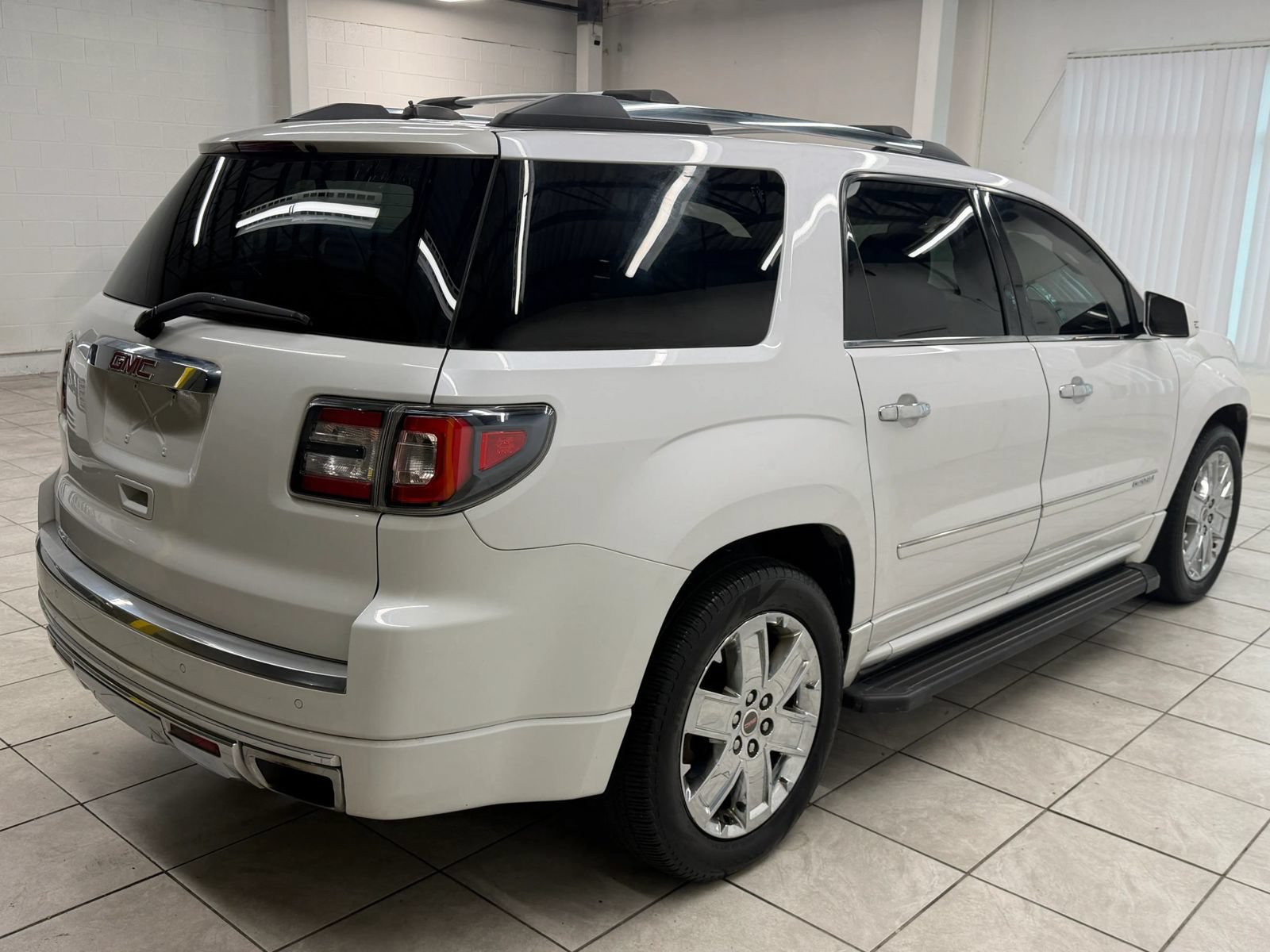 Used 2016 GMC Acadia Denali AWD/4WD image 9