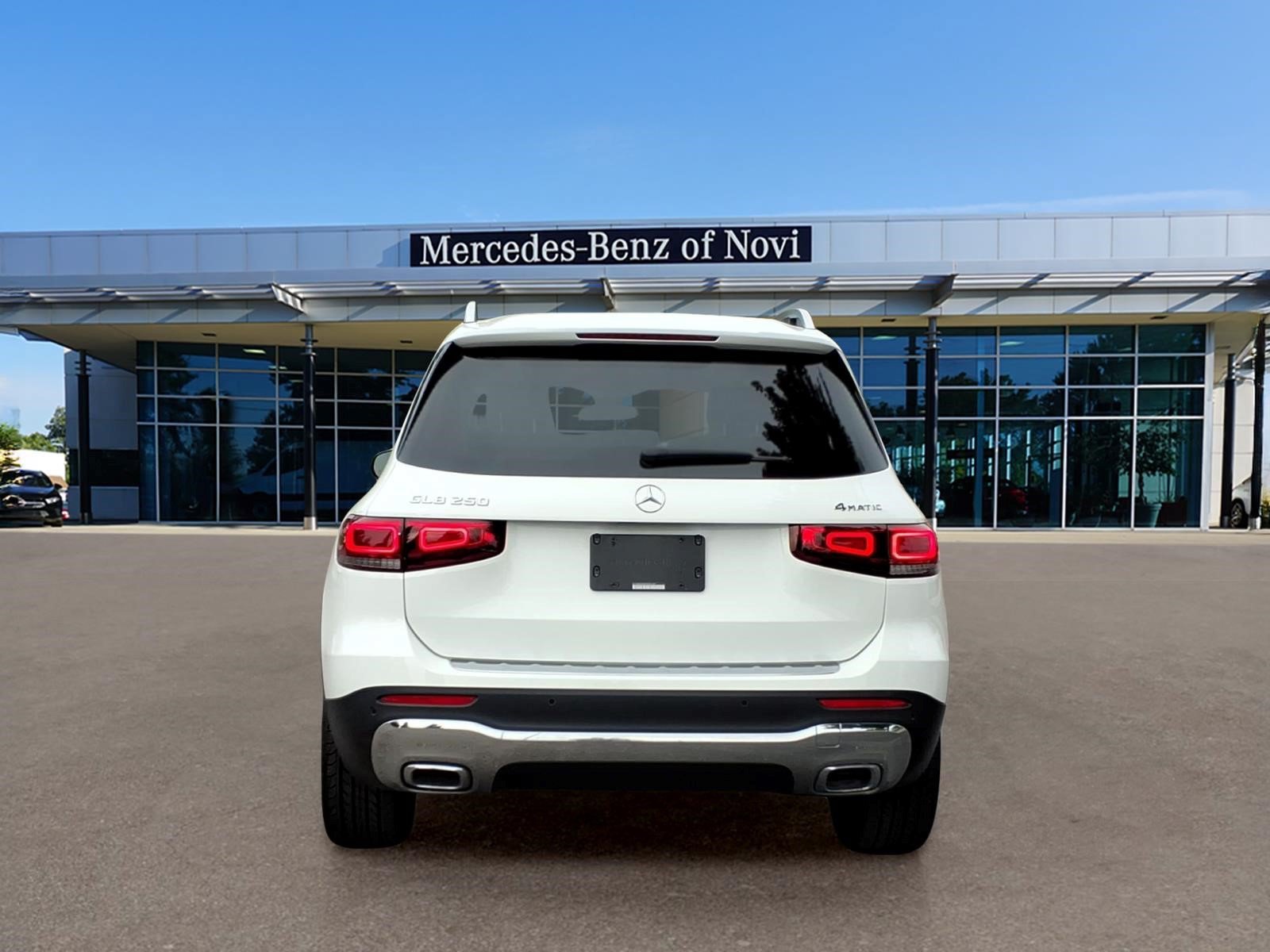Certified 2023 Mercedes-Benz GLB 250 4MATIC image 4