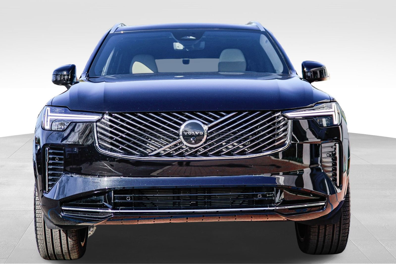 Certified 2026 Volvo XC90 B6 Plus w/ Protection Package image 2