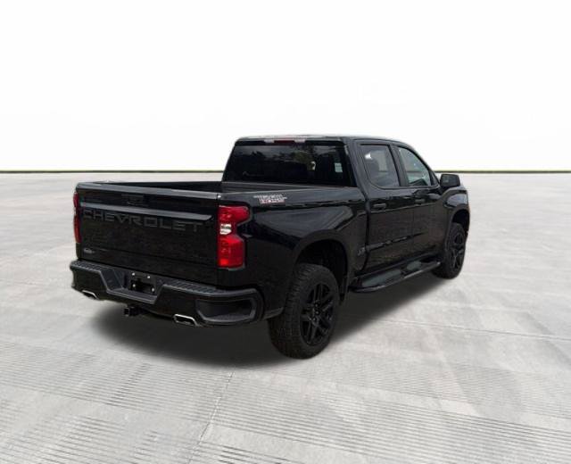 Used 2024 Chevrolet Silverado 1500 Custom Trail Boss w/ LPO, Dark Essentials Package AWD/4WD image 2
