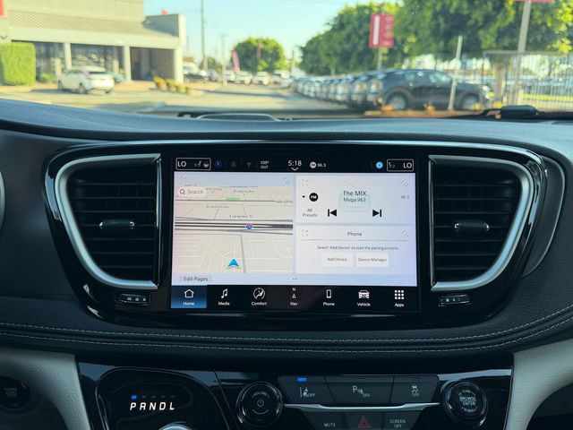 Used 2024 Chrysler Pacifica Limited FWD image 23
