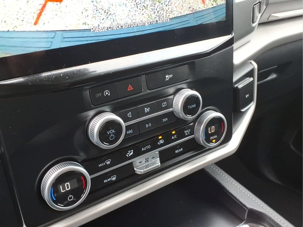Used 2024 Ford Expedition Max XLT RWD image 11