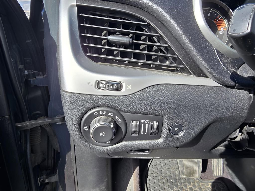 Used 2016 Jeep Cherokee Trailhawk w/ Comfort/Convenience Group image 18