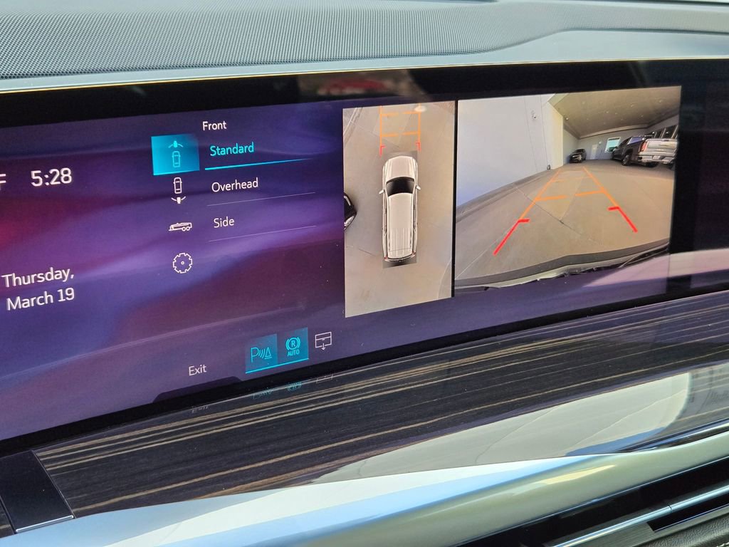 New 2026 Cadillac Escalade Luxury w/ LPO, Floor Liner Package image 19