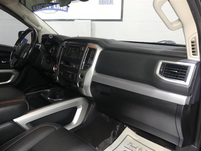 Used 2019 Nissan Titan PRO-4X image 22