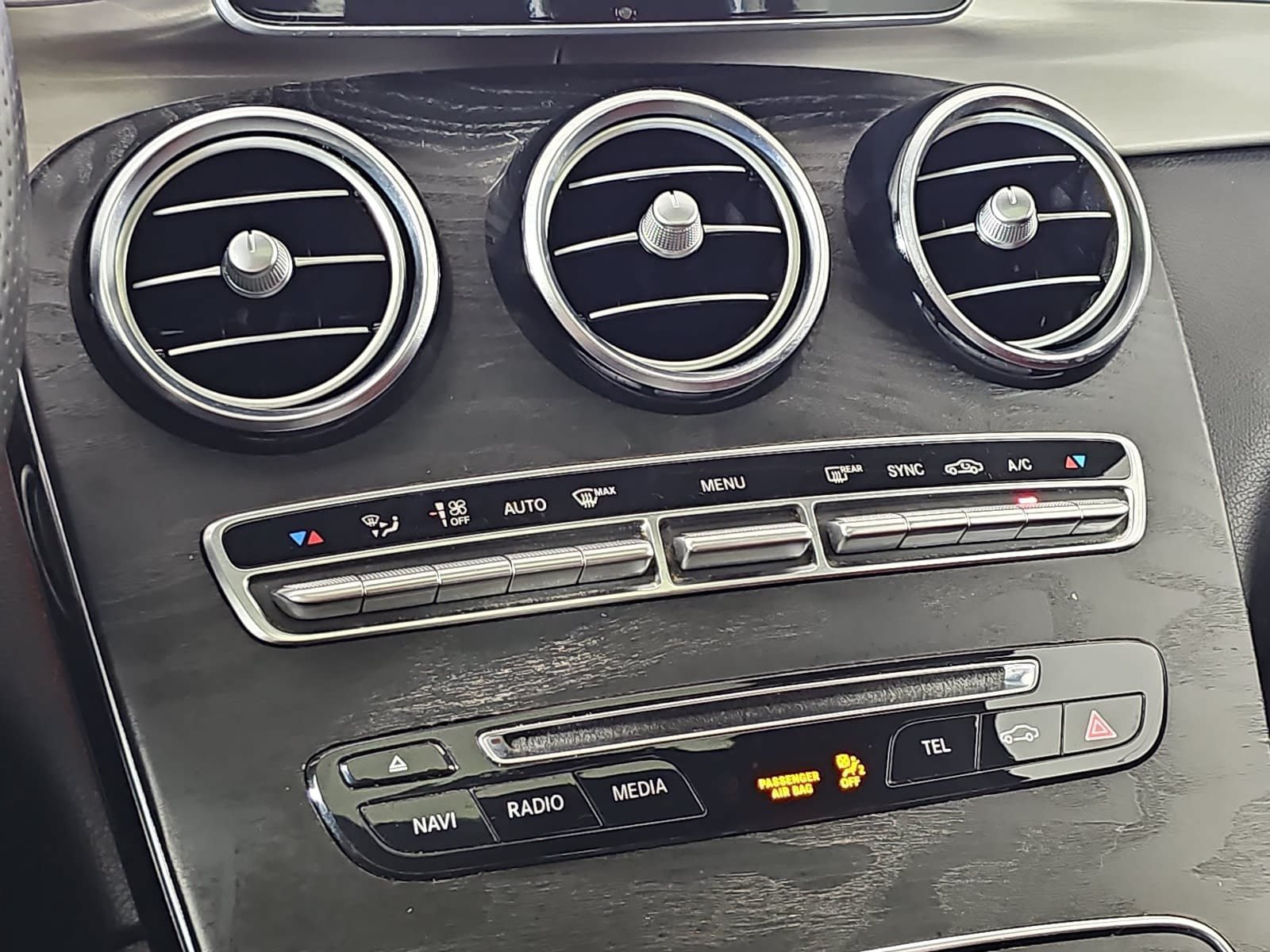 Used 2019 Mercedes-Benz GLC 300 4MATIC Coupe image 24