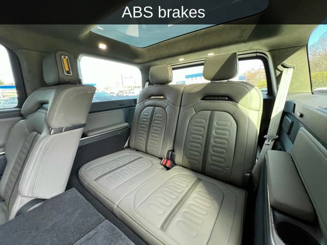 Used 2024 Rivian R1S Adventure image 3