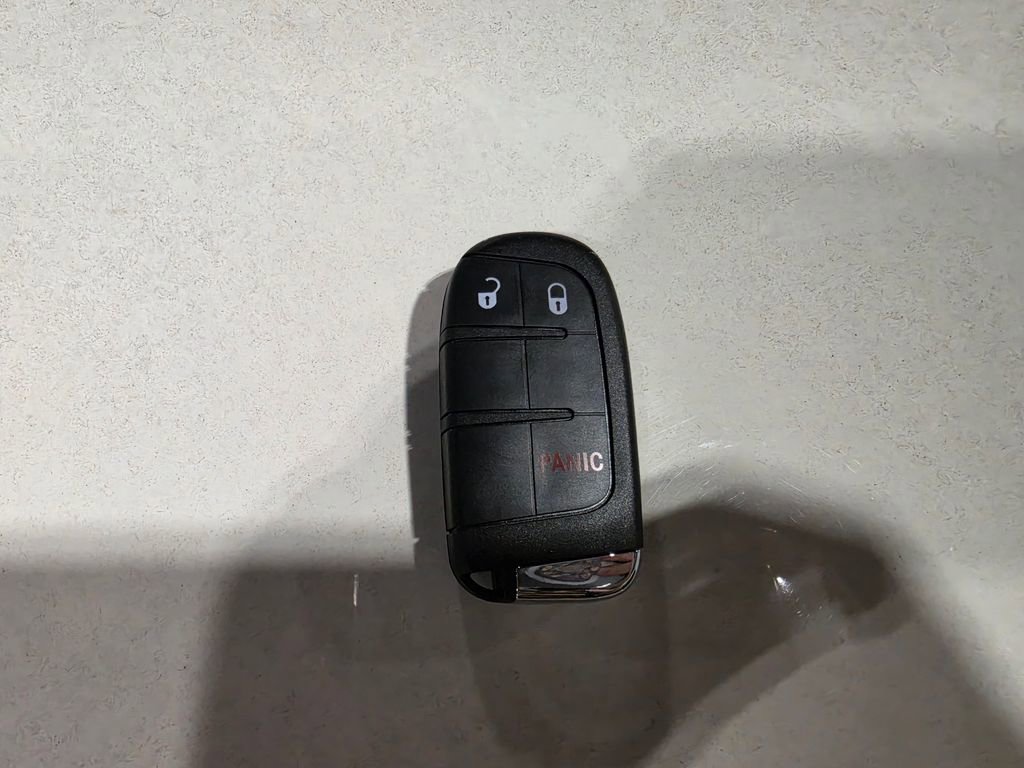 Used 2018 Jeep Compass Latitude w/ Popular Equipment Group image 10