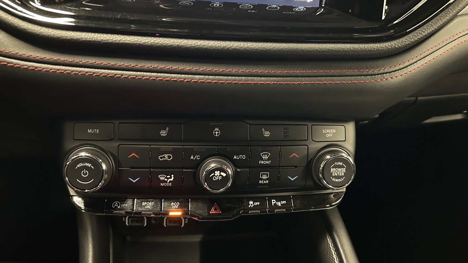 Used 2024 Dodge Durango GT image 32