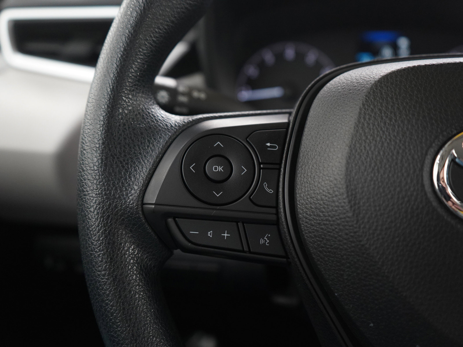 Used 2023 Toyota Corolla LE image 24